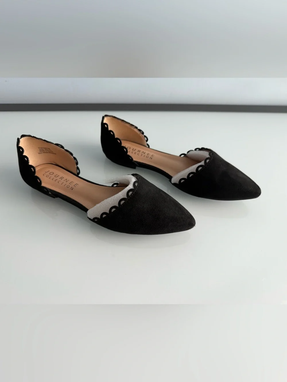 Journee Collection Women's Jezlin Slip On Almond Toe Ballet Flats Size 7.5 Wide